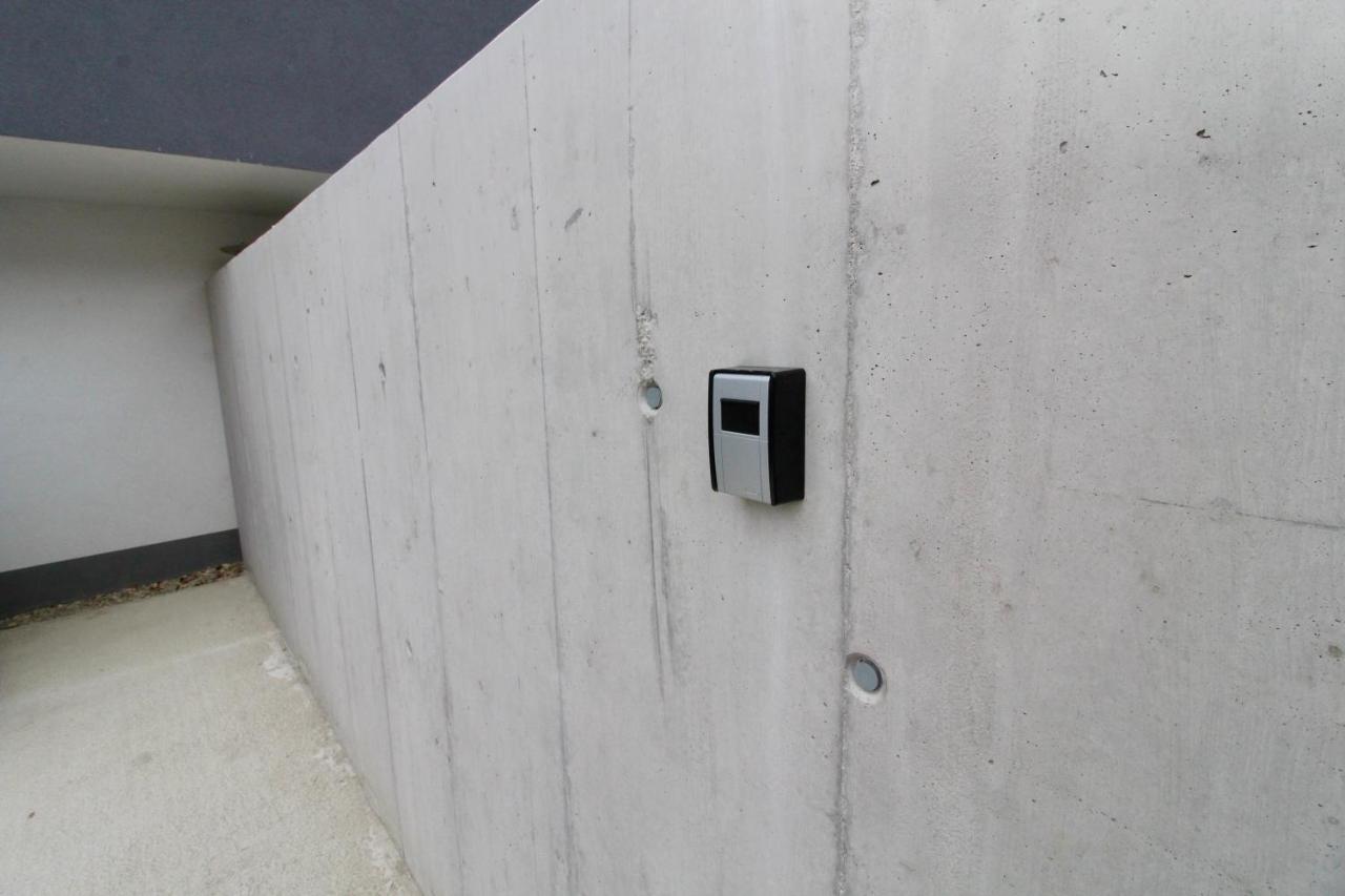 Modern Balcony With Free Parking Apartamento