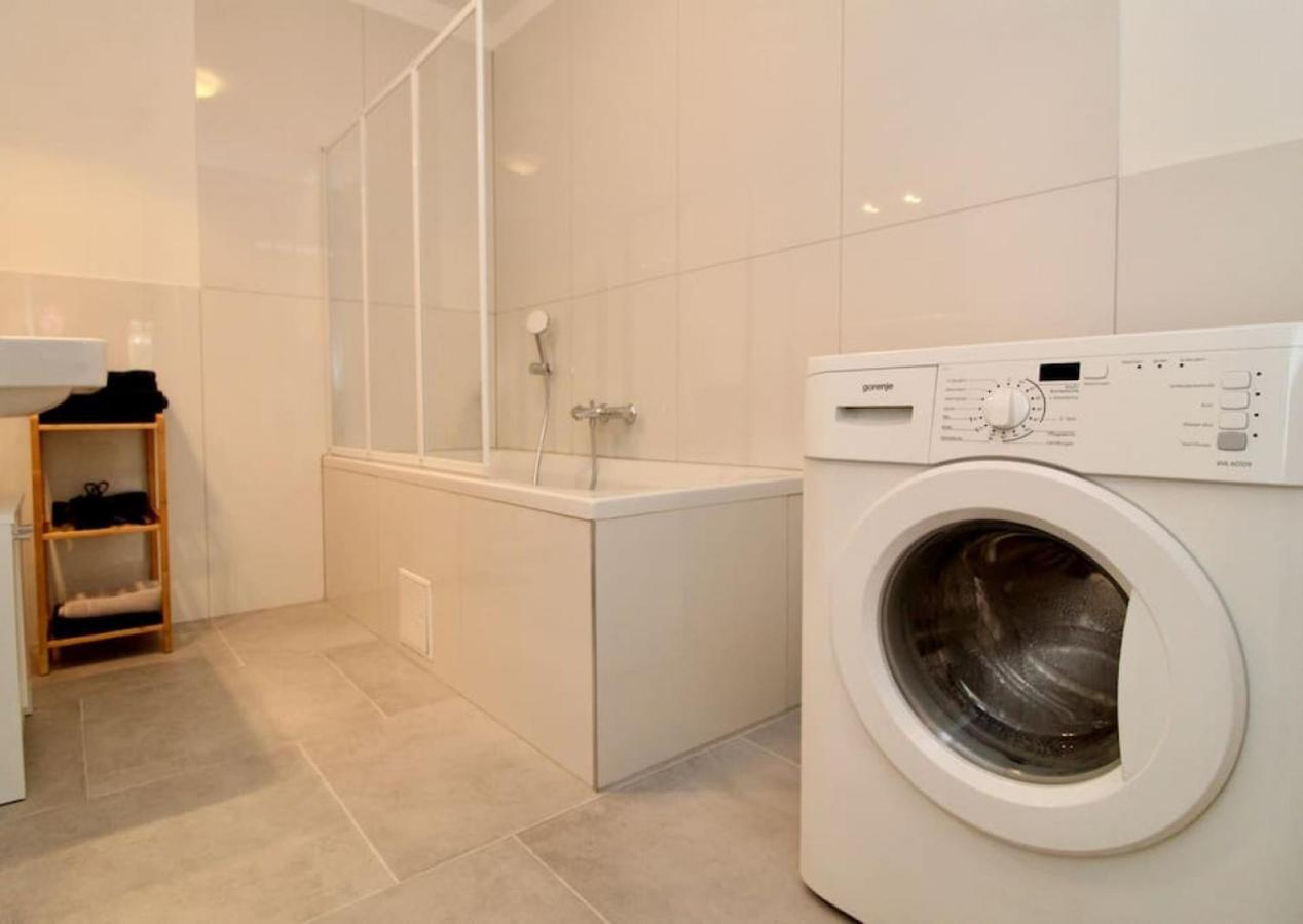 Modern Balcony With Free Parking Vienne
